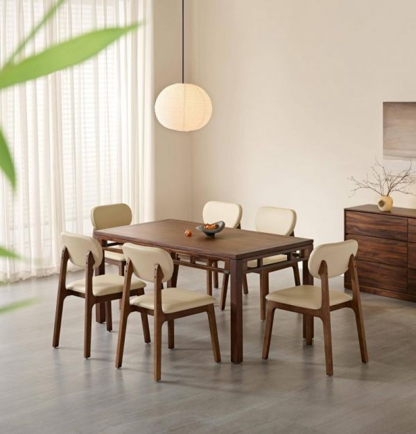 Traditional Chinese Style Round Table