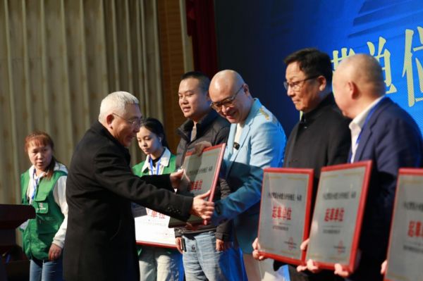 卓木王中式整装相关图片