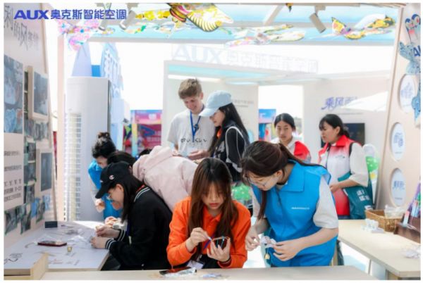 潍坊国际风筝会现场