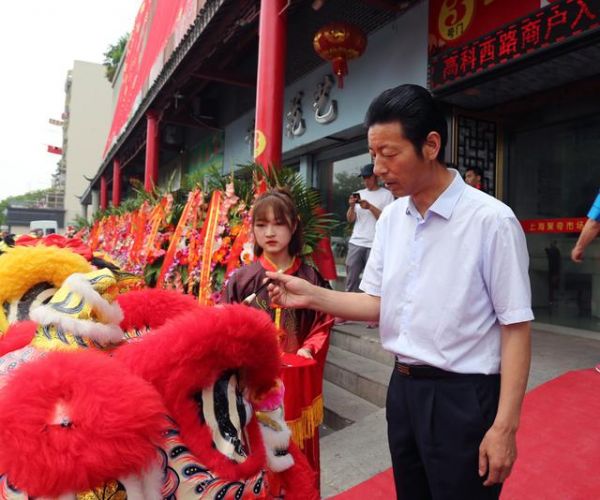 定位于20歲以上的全年齡段上海靈石路服飾市場在滬揭幕