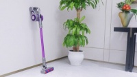 吉米上手把吸塵器使用更順手，原來家務(wù)打掃可以如此簡單