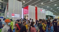 疫后首秀｜3D無(wú)漆木門再成建博會(huì)人氣聚集地