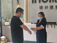閩龍堅(jiān)持疫情防控和復(fù)工復(fù)產(chǎn)兩手抓