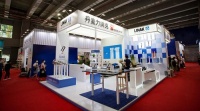 無(wú)懼負(fù)重差異 依然精準(zhǔn)同步 力納克升降桌系統(tǒng)讓人驚嘆