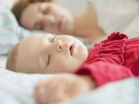 10个月宝宝睡眠时间是多少 10个月宝宝拉肚子怎么办