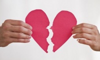2020年离婚条件是什么 老婆丢下孩子跑了犯法吗