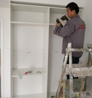 顆粒、多層板、實木等到底哪種定制衣柜好？不講廢話，直白告訴你