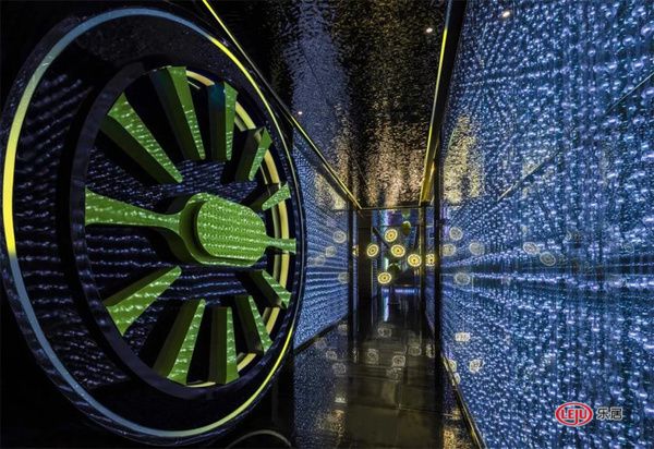 40 UNDER 40 | 浪漫徐麟:光色空间魔幻狂想