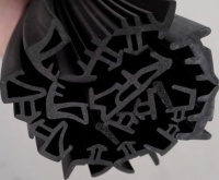 门窗帮帮忙丨你把心事说给风，密封门窗为你保密