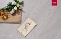 浅灰色的圣象康逸马德里橡木，打造经典耐看的家