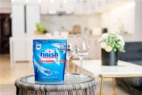 还在给洗碗机寻找“搭档”？有finish亮碟洗碗凝珠就够了