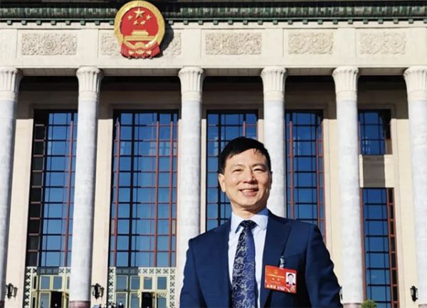 全国人大代表、上海同济大学材料科学与工程学院土木工程材料系教授张雄