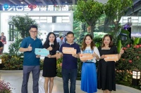 潮这儿看｜新浪主编团走进中国建博会（广州）潮探富奥斯门窗