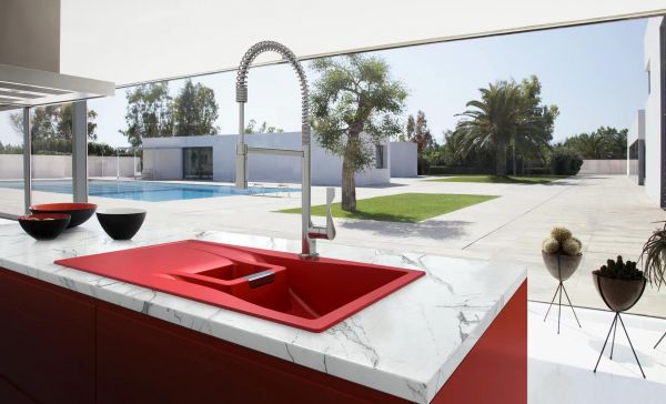 AXOR雅生胭脂红水槽全新发布，装点个性厨房