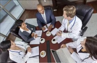 医研共创，黑白调联合医生研发专业人体工学椅