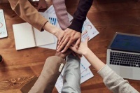 家居人事觀察 | 高管變動(dòng)潮持續(xù)、某企業(yè)裁員近五成、研發(fā)人員逆勢(shì)增長…