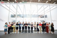 “門窗企業(yè)家X新浪家居X(jué)央視網(wǎng)”超級(jí)看展團(tuán)走進(jìn)百利瑪門窗