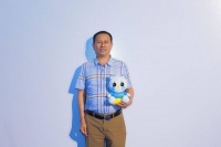 專訪丨亮晶可麗耐王鈞：上善若水，做中國(guó)純亞克力新材應(yīng)用的推動(dòng)者