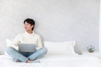 房子里能聽到重物撞擊聲怎么辦？如何消除臥室共振聲音？