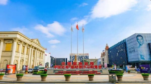 潮創(chuàng)Mall拍了拍“年輕時尚的潮牌們”說：就等你啦！