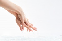 外墻膩?zhàn)拥呐浞?，自己刮膩?zhàn)有枰⒁馐裁矗? width=