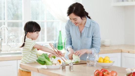 味家健康餐廚與“我是不白吃”IP聯(lián)名：點(diǎn)燃超市國(guó)潮之火