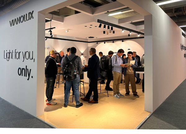 VIANOLUX唯亚司在德国法兰克福Lighting+Building展上的展位