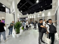 巴堡丽永康门博会炫酷开场，香车美女吸睛无数，高级感爆棚！