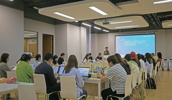 遇測智能健康檢測小便池