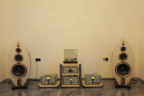 德國(guó)金樽HIFI機(jī)架