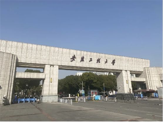 中廣歐特斯熱泵安裝現(xiàn)場