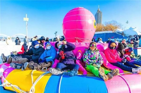 歡樂冰雪 共創(chuàng)未來——第十一屆全國大眾冰雪季啟動暨四季沐歌空氣能松花江冰雪嘉年華溫暖驛站正式開館