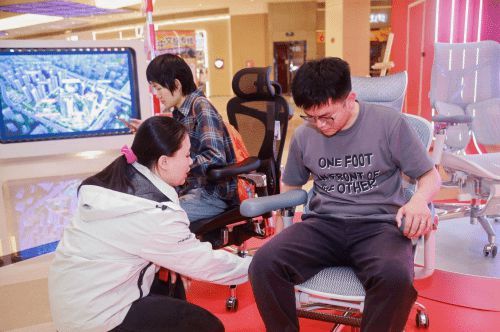 西昊“職場撐腰站”線下快閃活動(dòng)，引領(lǐng)健康舒適辦公新樂趣
