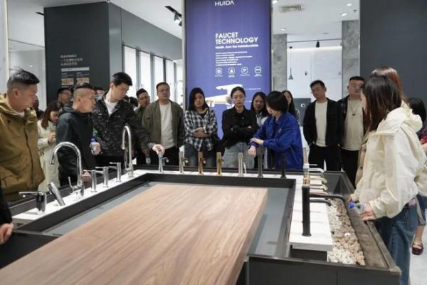 設計師游學團參觀惠達產品展廳
