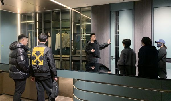 室內(nèi)設(shè)計學(xué)員參觀家居展廳活動圖片6