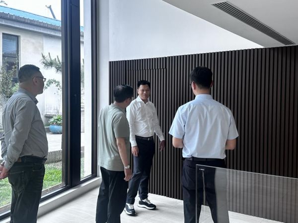 調(diào)研團(tuán)隊(duì)討論現(xiàn)場