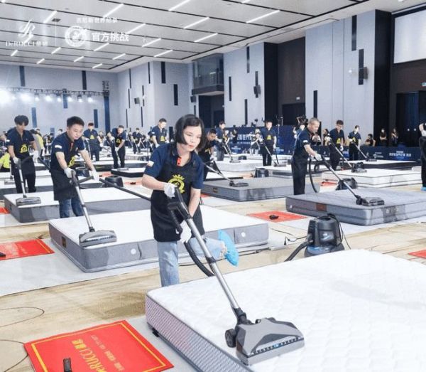 Muyu Gold Guardian technicians challenging the Guinness World Records scene