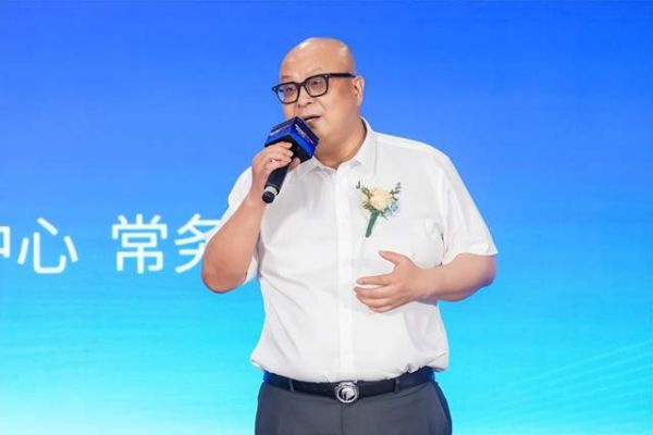 靳強副總經(jīng)理出席活動