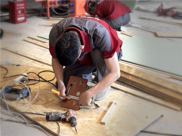 Craftsmen at the woodwork competition