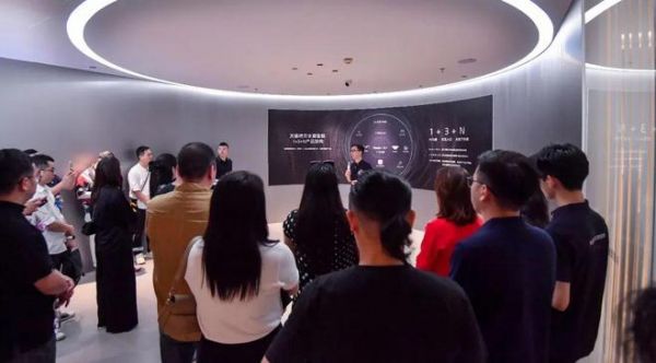 联邦家私荣膺「2025年度中国全屋和定制家具十大品牌」