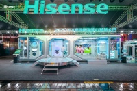 海信AI球迷大巴闪现成都 116吋RGB-Mini LED电视解锁观赛新方式