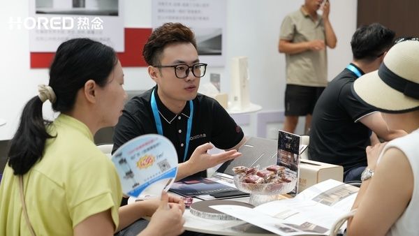 熱念家居展會(huì)現(xiàn)場(chǎng)人氣高漲