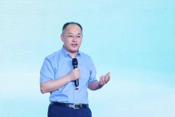 中国林科院木材工业研究所信息中心主任唐召群