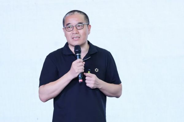 百得胜家居董事长张健