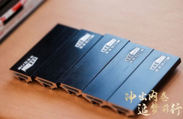 年年紅門(mén)窗產(chǎn)品展示