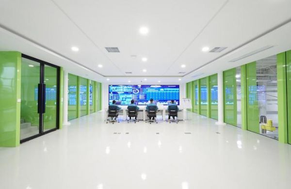 Industry Benchmark Awarded Again! Meike Furniture Wins Two Major Awards at 2025 Finance Summit with 