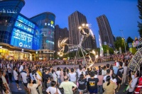 這屆商業(yè)，開始“養(yǎng)人”了