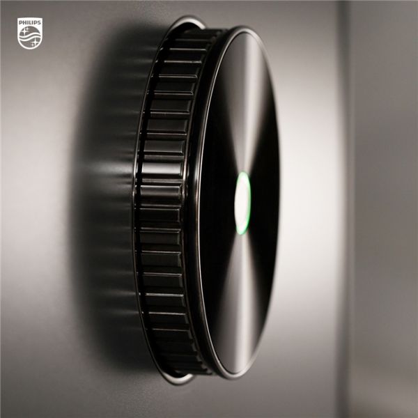 Philips Smart Safe SBX602 with innovative handle design