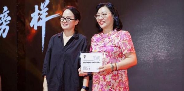 雙獎加冕，實力引領 | 貼得穩(wěn)品牌榮獲2025榜樣力量雙項大獎！