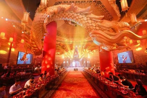 雙獎加冕，實力引領 